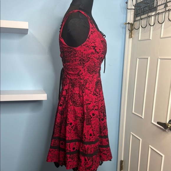 Hot topic Red & Black Flocked Filigree Skull Dress - Picture 6 of 14